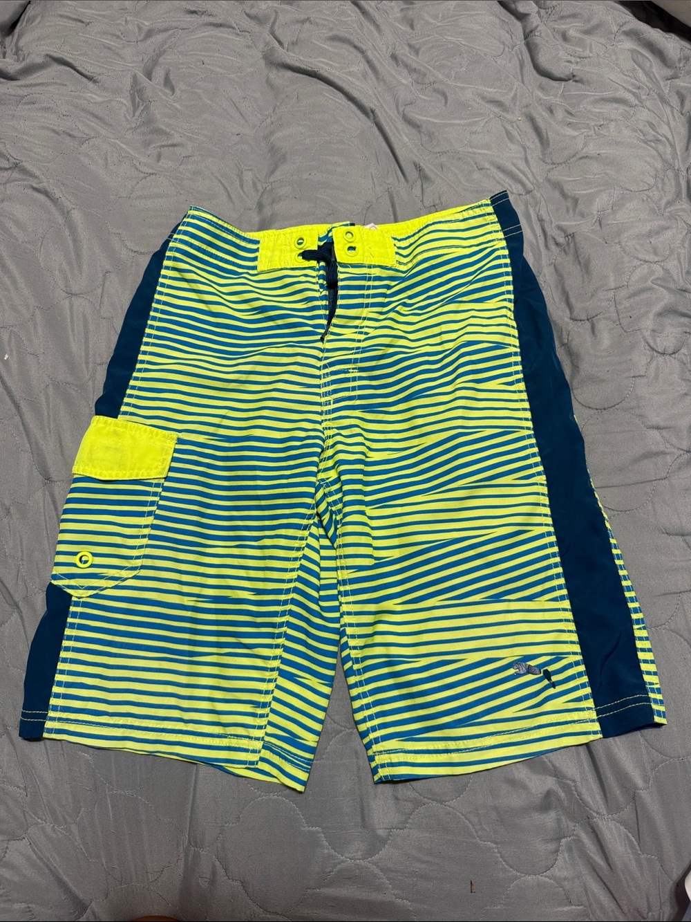 Puma Neon Yellow and Navy Striped Swim Shorts size  L/14-16